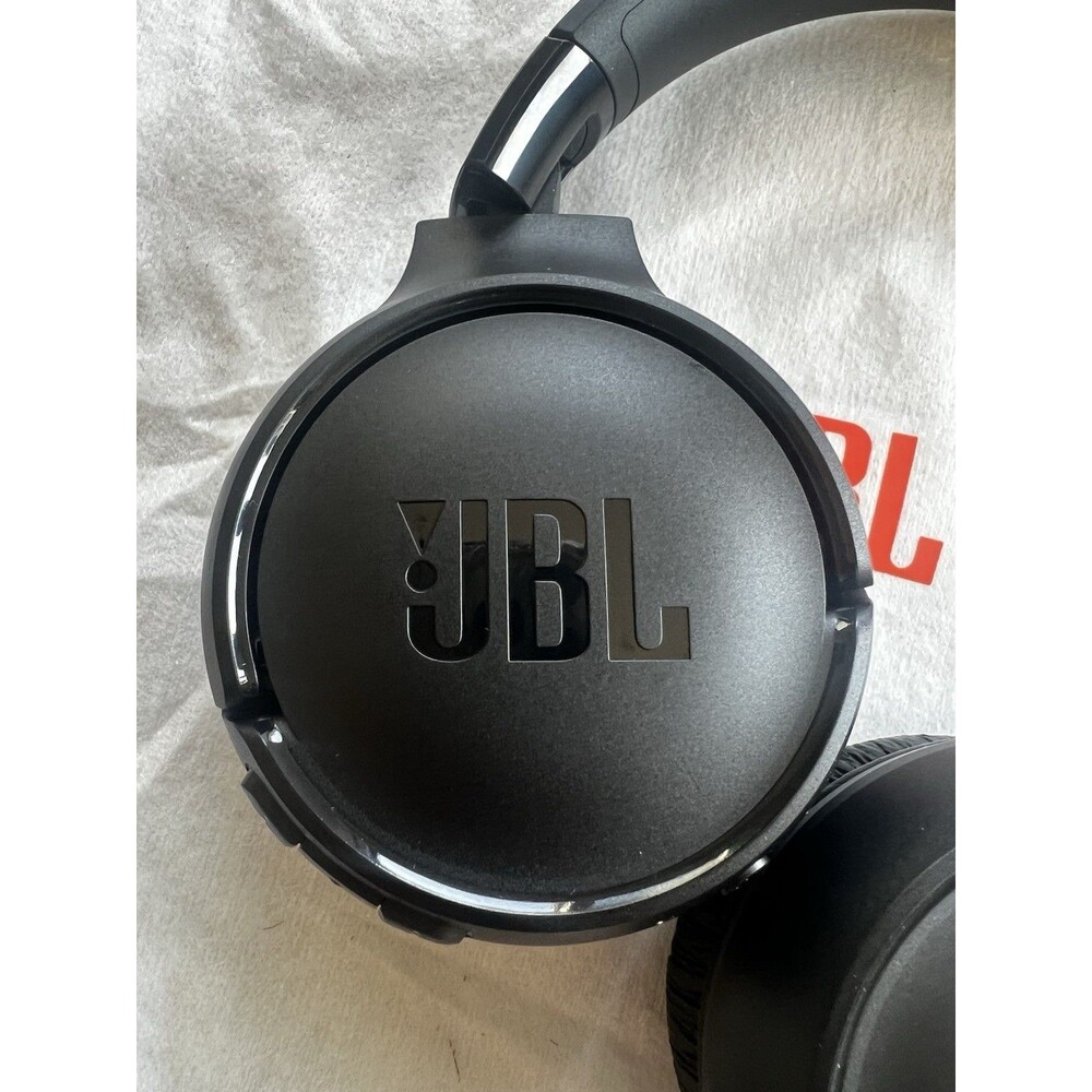 JBL Tune 520BT Wireless Bluetooth On-Ear Headphones With Built-In Microphone NEW - Picture 11 of 12